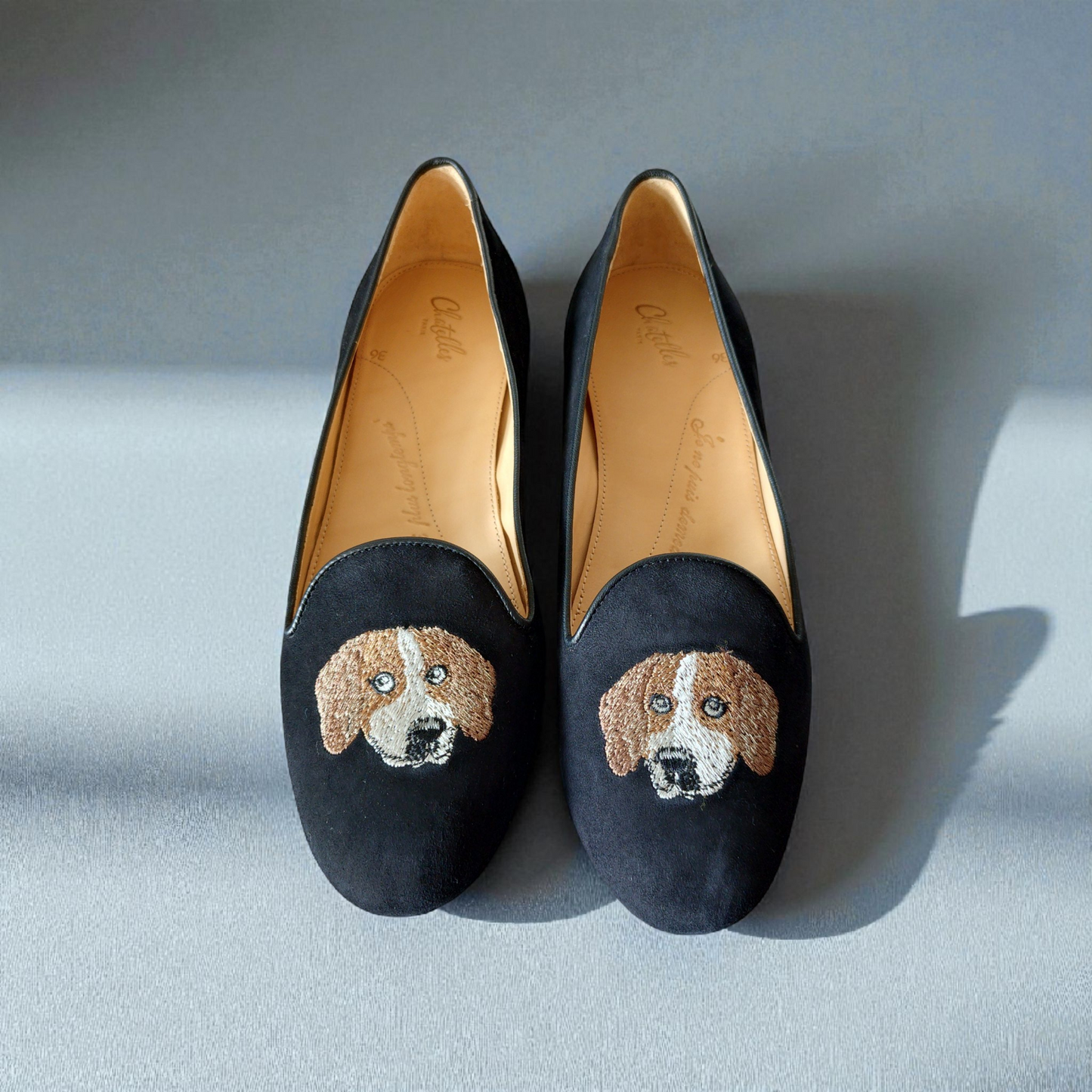 Beagle-Embroidered Pumps – Chatelles [Archive]