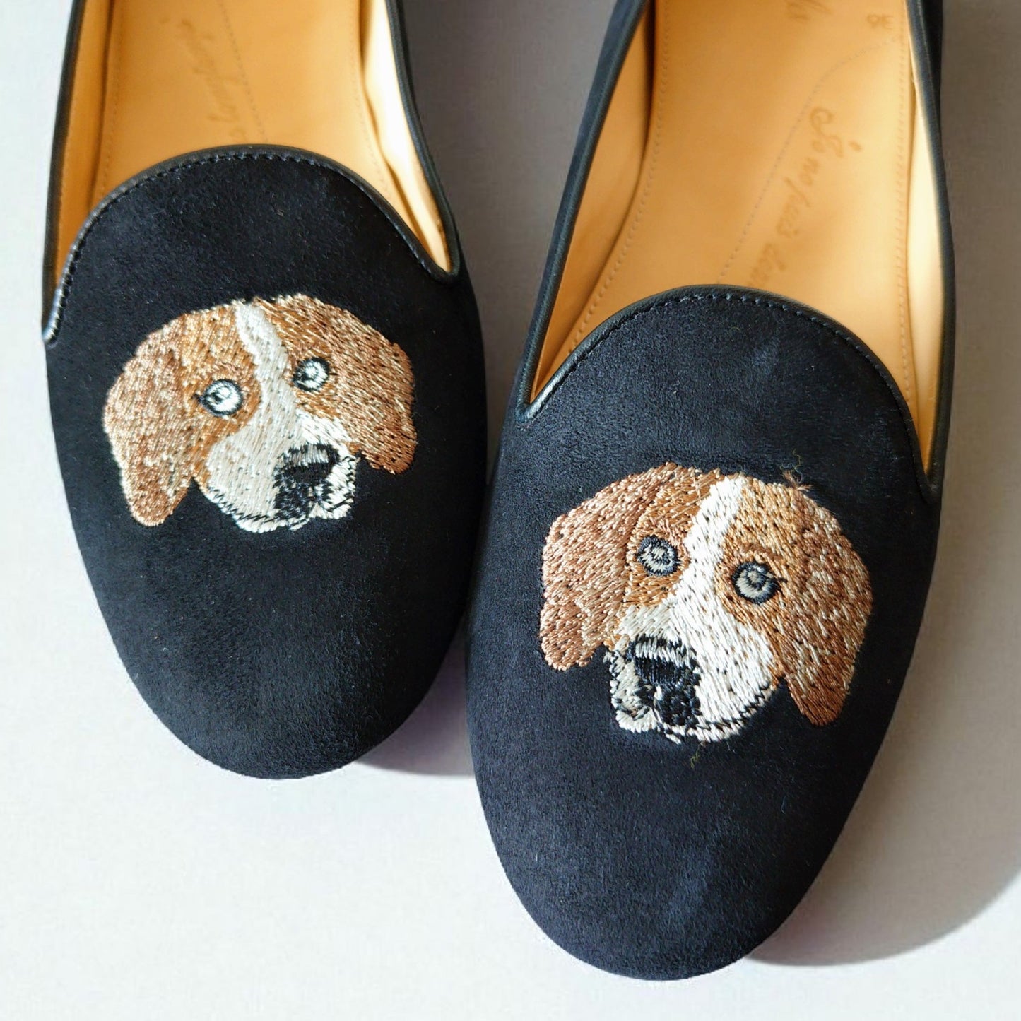 Beagle-Embroidered Pumps – Chatelles [Archive]